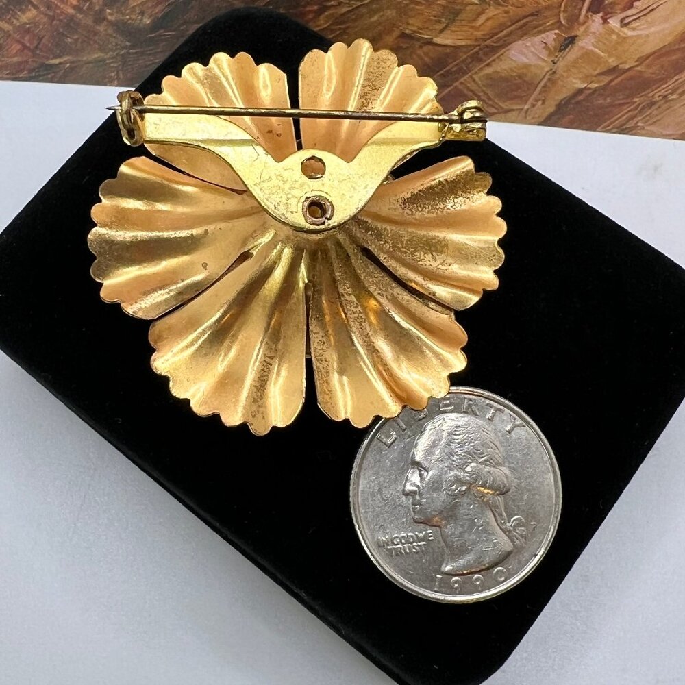 Vintage Pink Painted Metal Carnation Brooch - Picture 11 of 11